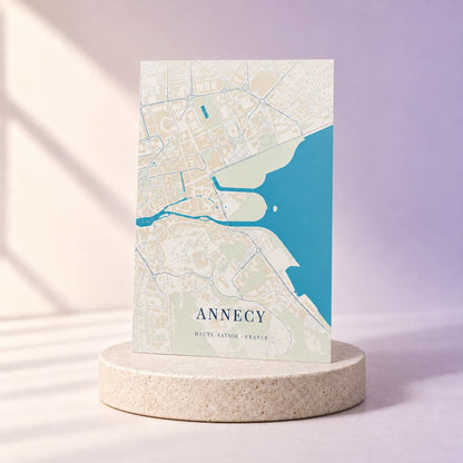 Simulation Carte personnalisée impression UV — Atlas · A4 · Poster mat, angle complémentaire