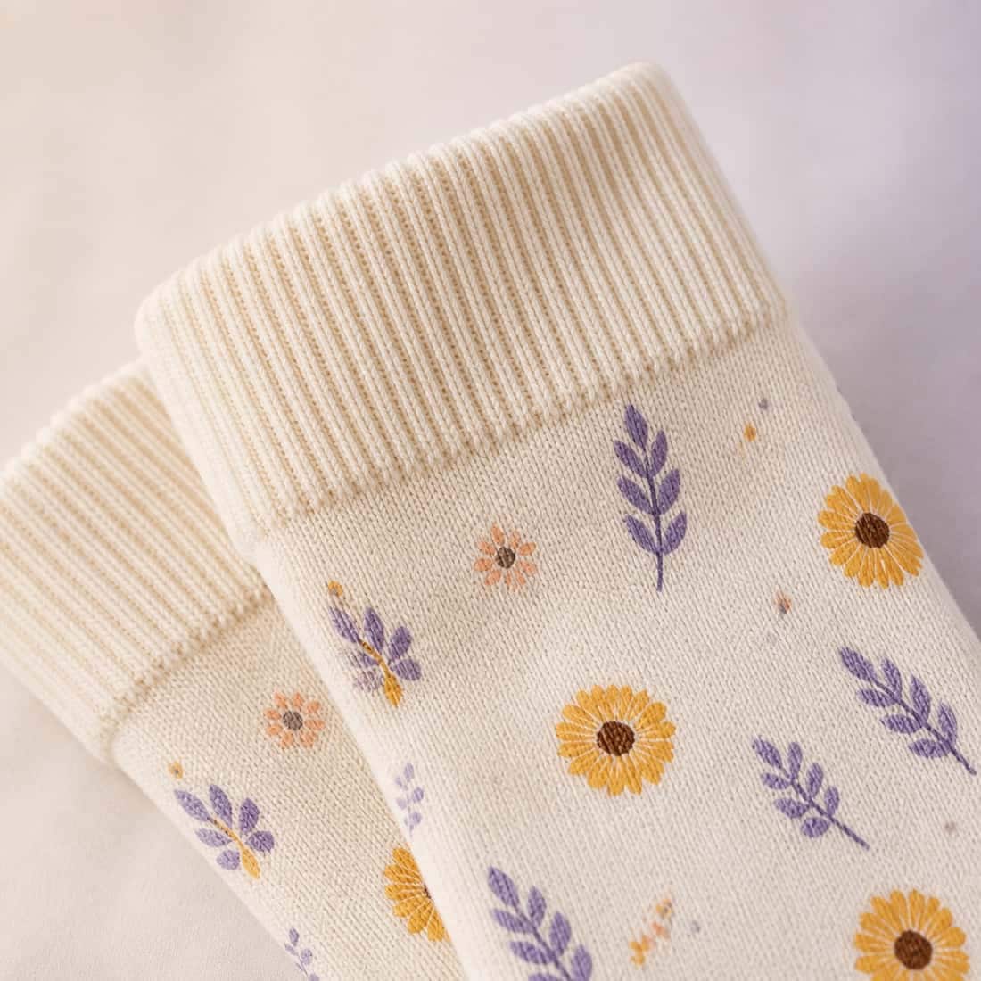 Simulation Chaussettes personnalisées — motifs historiques, détail