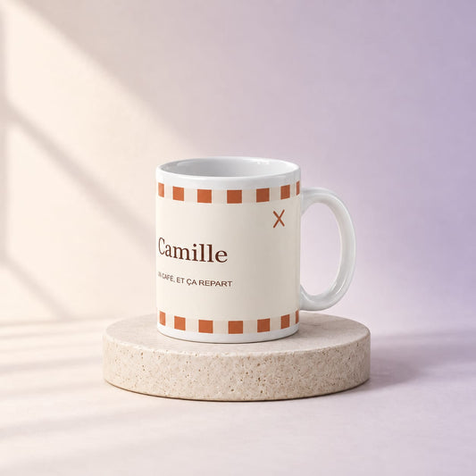 Simulation Mug personnalisé — Café crème · Classique · 340 ml · Blanc, vue d’ensemble, ambiance crème et lilas