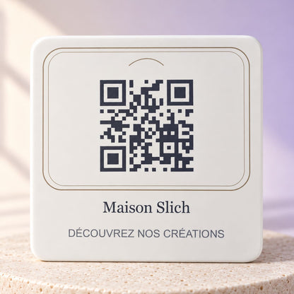 Simulation Signalétique QR / NFC professionnelle — Comptoir · 10 × 10 cm · QR code · Blanc, détail