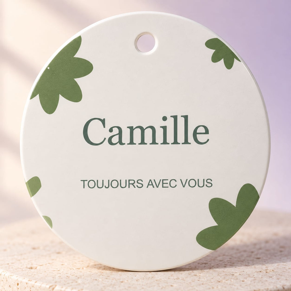 Simulation Porte-clé personnalisé — Fleur porte-bonheur · 50 mm · Blanc, détail