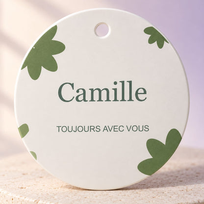 Simulation Porte-clé personnalisé — Fleur porte-bonheur · 50 mm · Blanc, détail